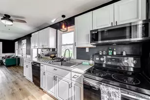 10304 Eaglewood Ave, Saint Louis, MO 63114 - Photo 10
