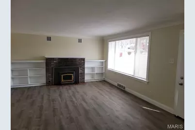 541 Hentschel Place, Saint Louis, MO 63135 - Photo 4