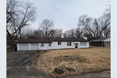 541 Hentschel Place, Saint Louis, MO 63135 - Photo 1