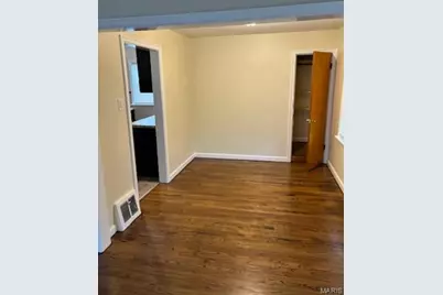 832 Elsworth Place, Ferguson, MO 63135 - Photo 2