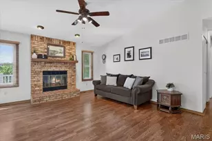 12120 Jeannette Mary Dr, Maryland Heights, MO 63043 - Photo 4