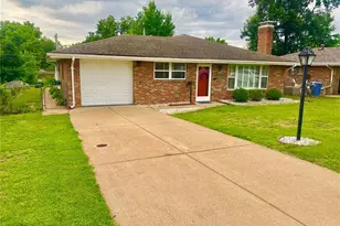 9108 Brownridge Dr, Overland, MO 63114 - Photo 2