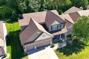 102 Eckstein Ln, Lake Saint Louis, MO 63367 - Photo 2