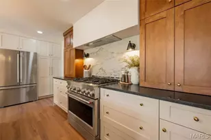 19 Sackston Woods Ln, Saint Louis, MO 63141 - Photo 14