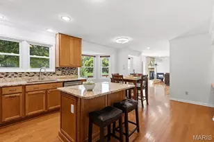 16014 Meadow Oak Dr, Chesterfield, MO 63017 - Photo 6