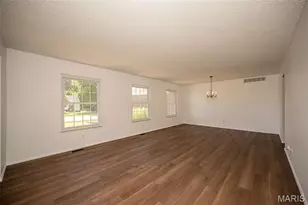3867 Watersedge Dr, Florissant, MO 63034 - Photo 8