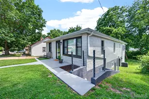 128 Laredo Ave, Mehlville, MO 63125 - Photo 2