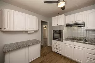 12030 Bennington Pl, Maryland Heights, MO 63043 - Photo 14
