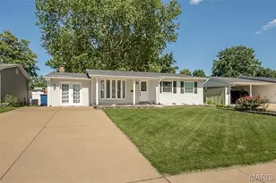 12030 Bennington Pl, Maryland Heights, MO 63043 - Photo 2