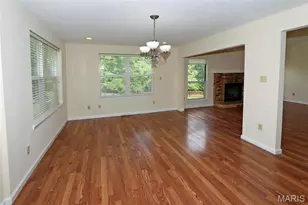 949 Oakmoor Dr, Fenton, MO 63026 - Photo 10