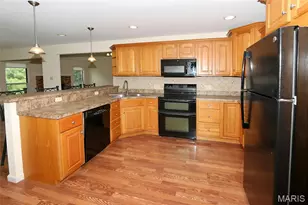 949 Oakmoor Dr, Fenton, MO 63026 - Photo 8