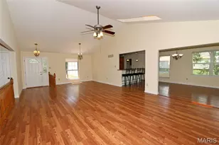 949 Oakmoor Dr, Fenton, MO 63026 - Photo 6