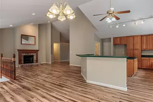 10 Meramec Bluffs Ct, Eureka, MO 63025 - Photo 4