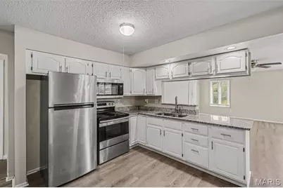 250 Monterey Drive, Florissant, MO 63031 - Photo 2