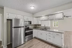 250 Monterey Dr, Florissant, MO 63031 - Photo 2