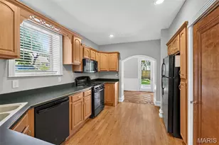 8394 Big Bend Blvd, Webster Groves, MO 63119 - Photo 10