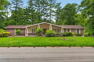 12470 Villa Hill Ln, Creve Coeur, MO 63141 - Photo 2