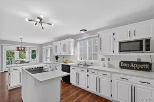 13023 Walnutway Manor, Saint Louis, MO 63146 - Photo 6