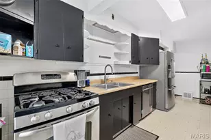 8933 St Louis Ave, Saint Louis, MO 63114 - Photo 10