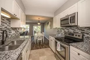 11932 Autumn Lakes Dr, Maryland Heights, MO 63043 - Photo 20