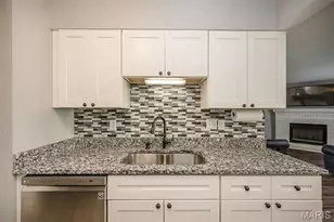 11932 Autumn Lakes Dr, Maryland Heights, MO 63043 - Photo 18