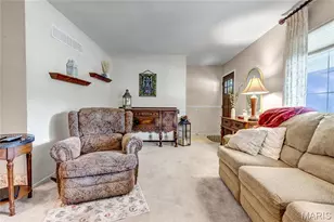 1200 Hudson Hills Dr, Ferguson, MO 63135 - Photo 4
