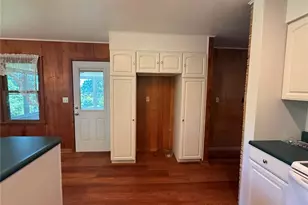 37 Holiday Dr, Hannibal, MO 63401 - Photo 8