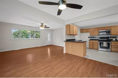 950 Kostka Lane, Florissant, MO 63031 - Photo 8