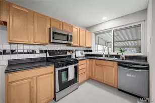 950 Kostka Ln, Florissant, MO 63031 - Photo 10