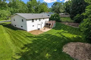 422 Sunset Ln, O'Fallon, MO 63366 - Photo 4