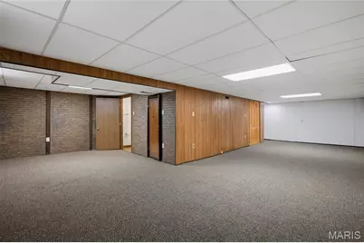 12011 Bobbett Drive, Maryland Heights, MO 63043 - Photo 12