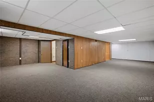 12011 Bobbett Dr, Maryland Heights, MO 63043 - Photo 12