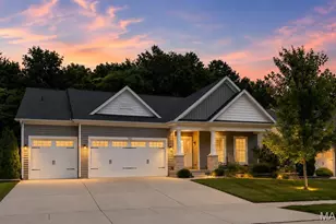 240 Carlton Point Dr, Wentzville, MO 63385 - Photo 2