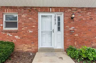 10473 Corbeil Dr, Creve Coeur, MO 63146 - Photo 2