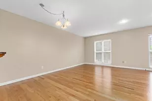 10473 Corbeil Dr, Creve Coeur, MO 63146 - Photo 8