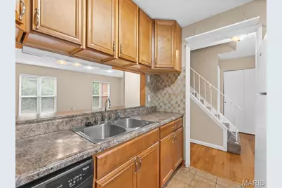 10473 Corbeil Drive, Creve Coeur, MO 63146 - Photo 4