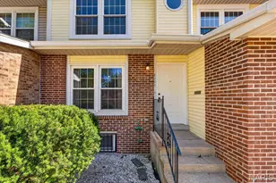 8206 Swarthmore Ct, Saint Louis, MO 63130 - Photo 4