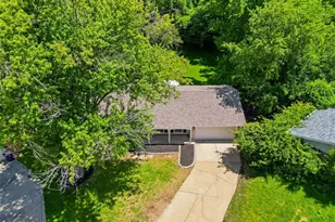 1344 Palm Ridge Ct, Saint Louis, MO 63146 - Photo 2