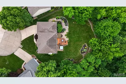 320 Huntleigh Manor Drive, Saint Charles, MO 63303 - Photo 2