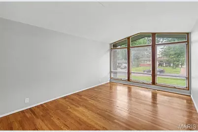 1550 Hollywood Lane, Florissant, MO 63033 - Photo 2