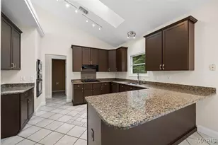 2582 Christopher Oaks Ct, Unincorporated, MO 63129 - Photo 30
