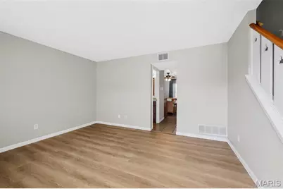 10640 Carroll Wood Way, Saint Louis, MO 63128 - Photo 2