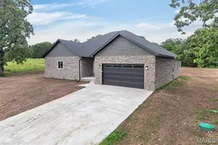 26780 Ontario Dr, Lebanon, MO 65536 - Photo 2