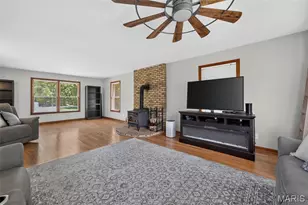 10 Woodleaf Ct, Saint Paul, MO 63366 - Photo 4