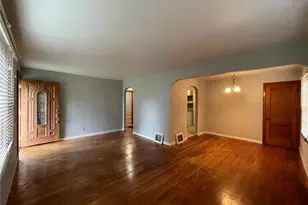 10745 St Xavier Ln, Saint Louis, MO 63074 - Photo 4