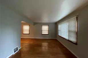 10745 St Xavier Ln, Saint Louis, MO 63074 - Photo 2