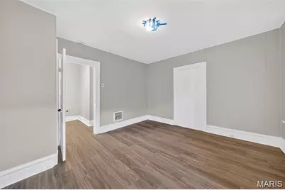 4703 Labadie Avenue, Saint Louis, MO 63115 - Photo 32