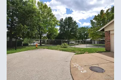 12303 White Cap Lane, Florissant, MO 63033 - Photo 32