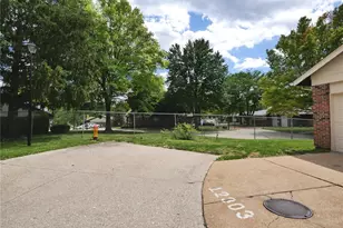 12303 White Cap Ln, Florissant, MO 63033 - Photo 32
