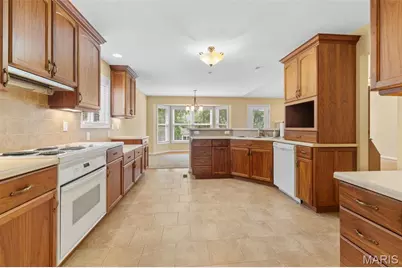 440 Raymond Drive, Florissant, MO 63031 - Photo 30